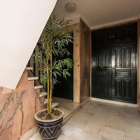 Premium With Terrace Near The River Appartement *
